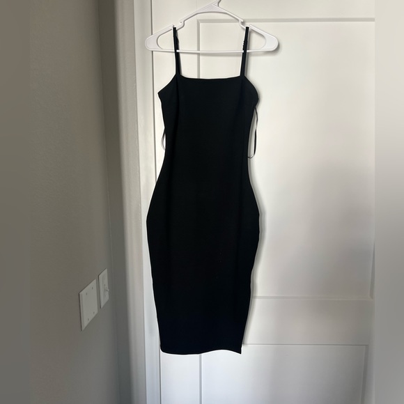 Lulu’s black dress - Picture 2 of 7